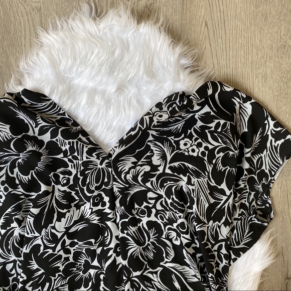 Ivanka Trump floral blouse - Picture 4 of 5